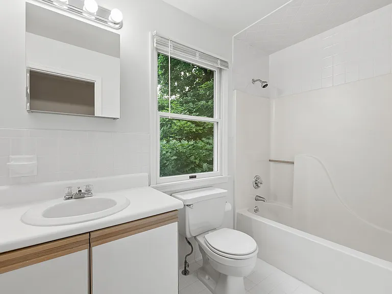 95 Broadway #A — Photo 3