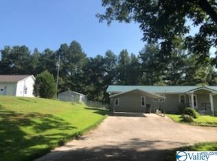 466 SE Maddux Rd, Falkville, AL 35622