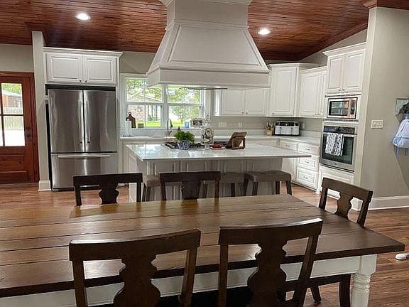 2nd image of 58330 Trabeaux Ln