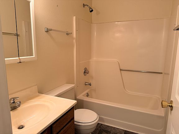 2nd image of 504 W Dodson St