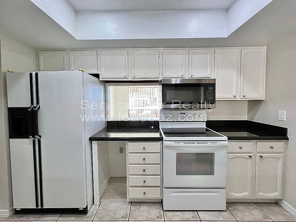 3rd image of 1762 W Isleta Ave