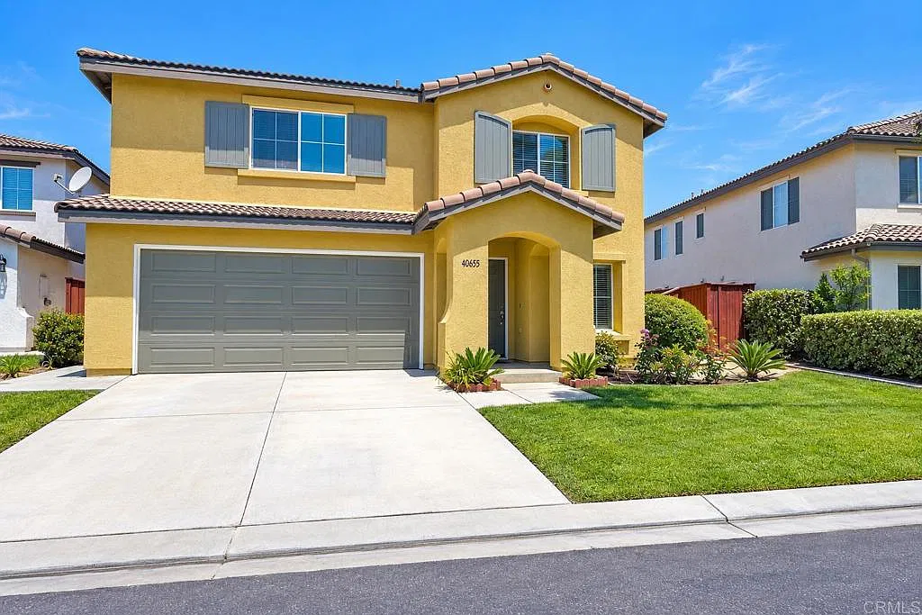 3 bed, 2.5 bath, 2099 sqft, $3,400 — Photo 1