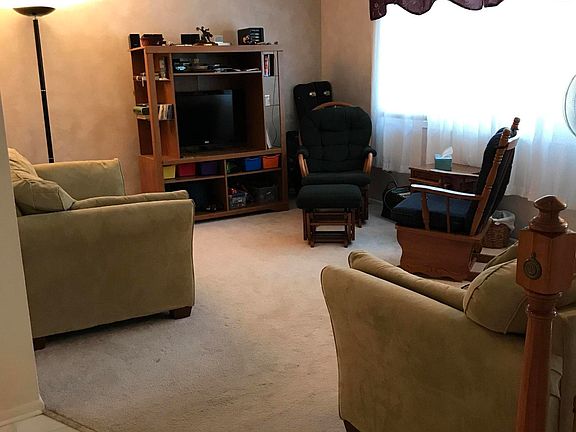 4th image of 129 Haugen Dr S