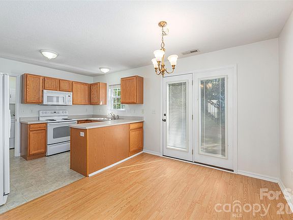 5th image of 46 Chesire Way