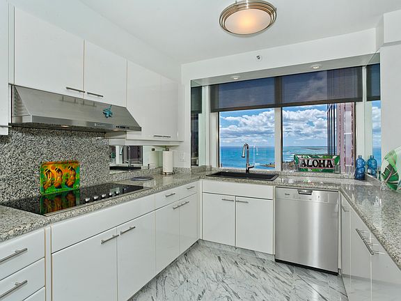 3rd image of 415 South St #Makai3201