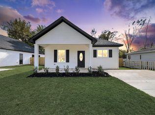 1813 Thompson St, La Marque, TX 77568