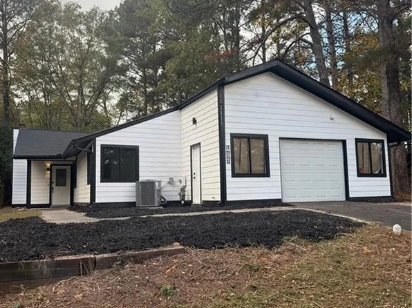 4666 Shannon Ct, Union City, GA 30291