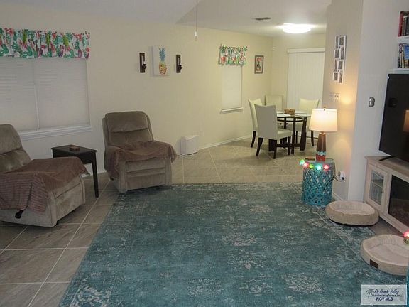 5th image of 139 Willow Cir