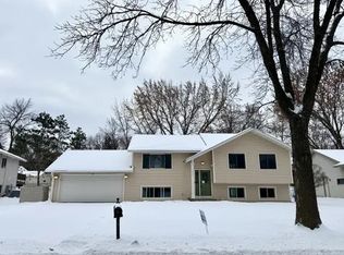 7331 Berkshire Way N, Maple Grove, MN 55311