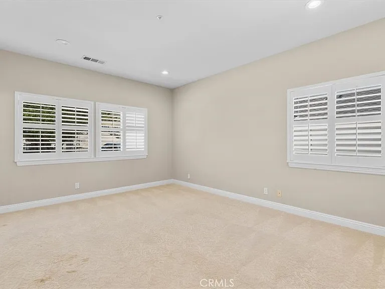 540 W 25th St — Photo 22