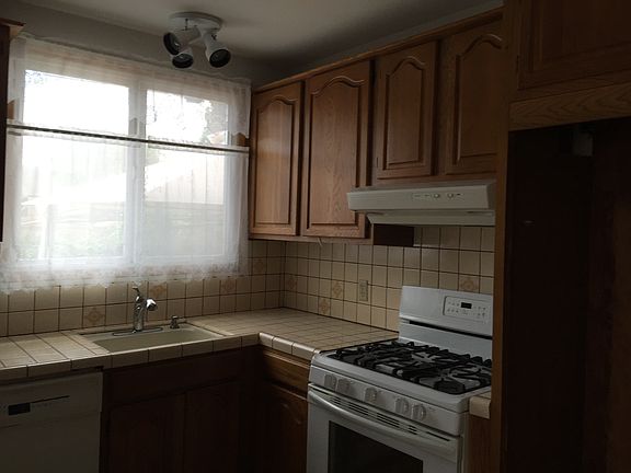 3rd image of 2722 Sandwood St
