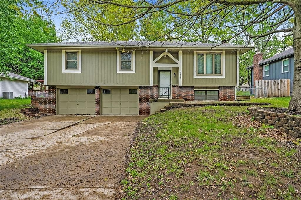 2808 SE 2nd St, Blue Springs, MO 64014 | Zillow