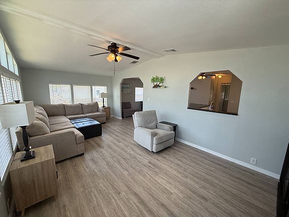 3rd image of 1027 La Paloma Blvd
