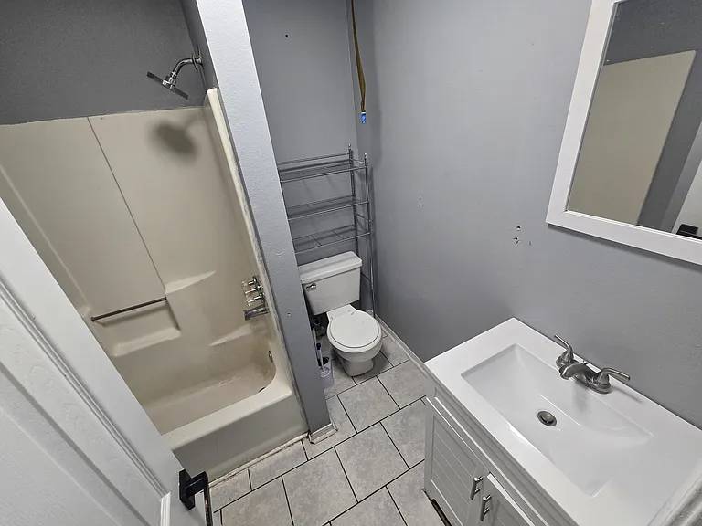 200 E Lakeview Ave #A — Photo 3