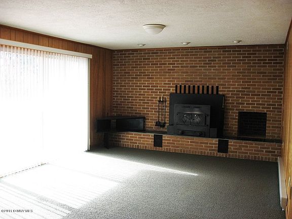 5th image of 906 Myers Pl