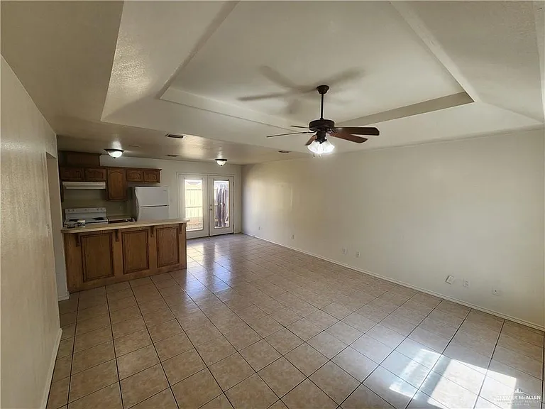 928 French Ave #3 — Photo 2