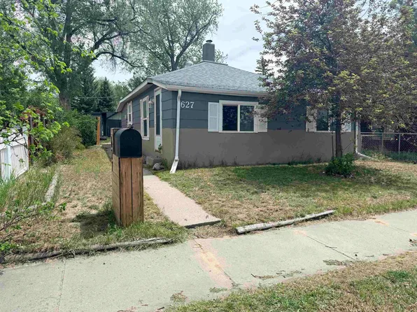 627 S 4th St, Douglas, WY 82633