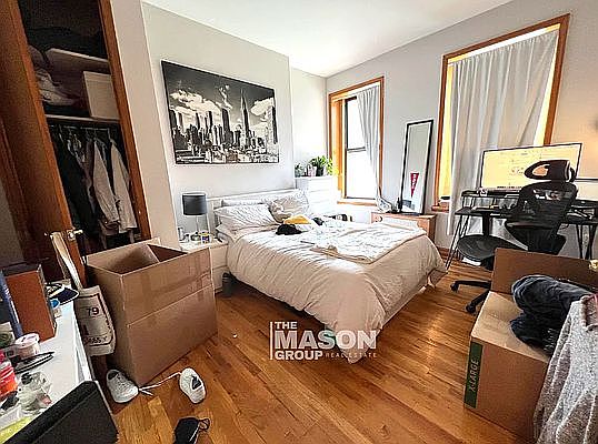4th image of 501 W 43rd St #5F