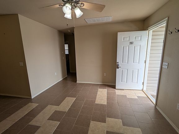 2nd image of 1835 W Macarthur St #207