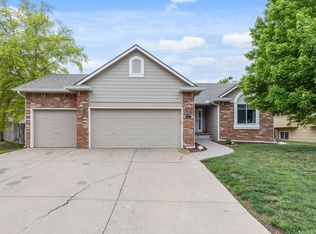 527 Woodstone Pl, Andover, KS 67002
