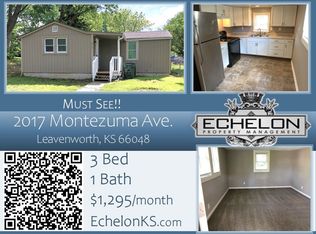 2017 Montezuma Ave, Leavenworth, KS 66048