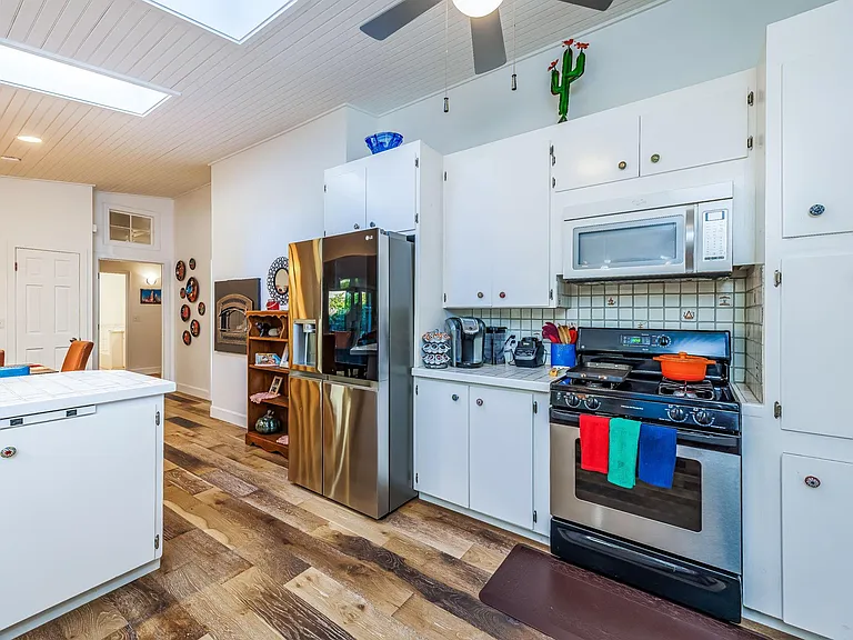 10648 NE 47th Pl — Photo 14