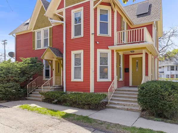 208 W Locust St, Dekalb, IL 60115