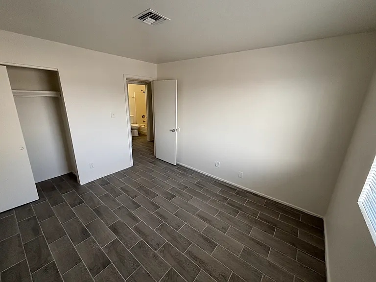 266 S 6th Ave — Photo 10