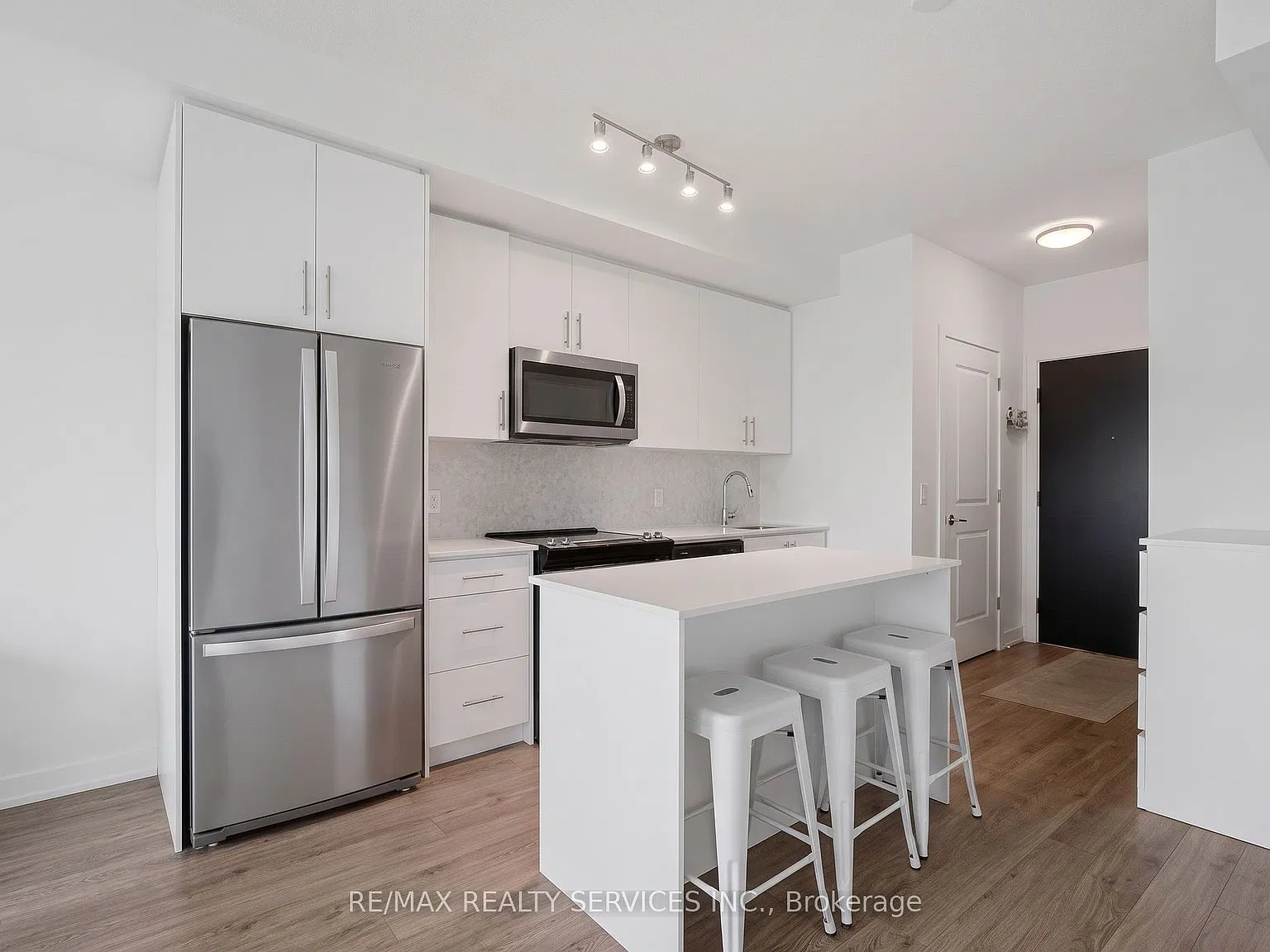 1 bed, $2,200 — Photo 2