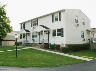 9850 Main St APT D, Clarence, NY 14031