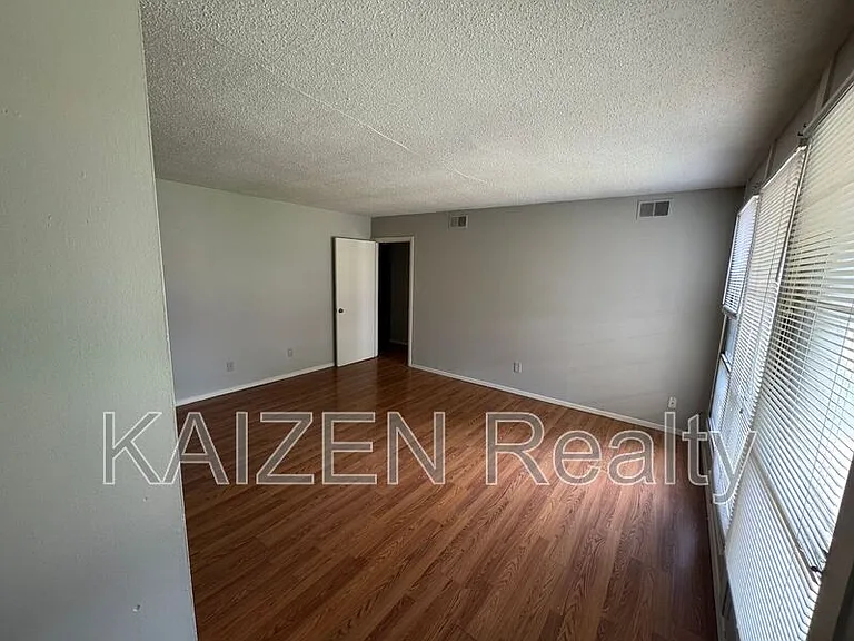 151 N Belvedere Blvd #1-10 — Photo 3