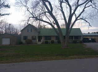 1298 E Lacon Rd, Falkville, AL 35622