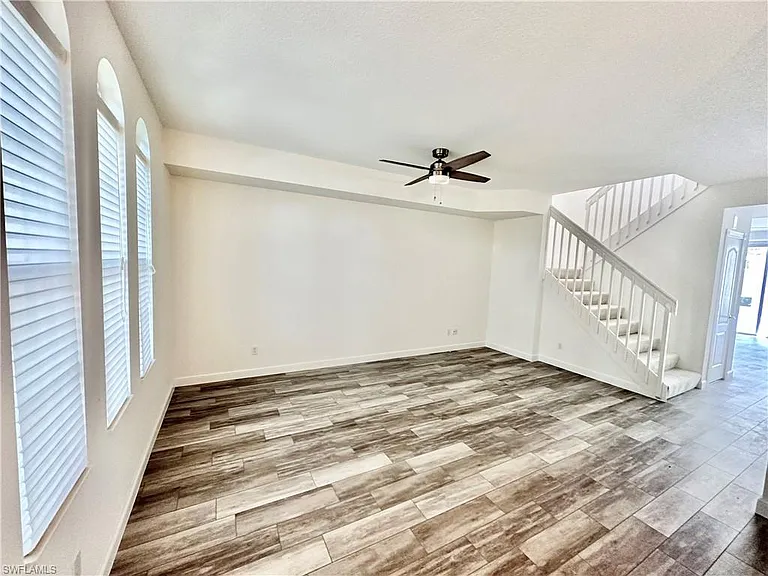 6182 Towncenter Cir — Photo 11
