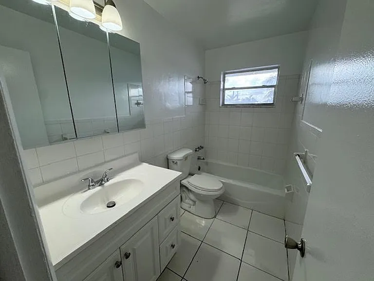 3700 Polk St Hollywood, FL 33021 — Photo 5