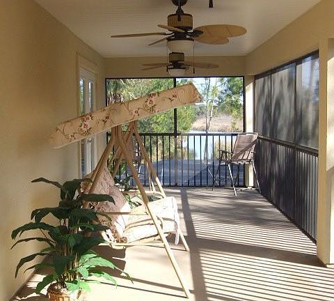 Upstairs Screened Balcony
