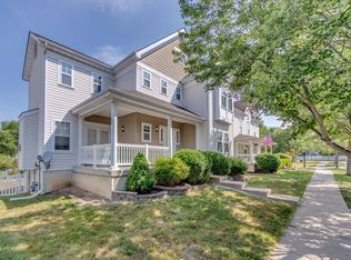 608 Summer Stone Dr, O'Fallon, MO 63368