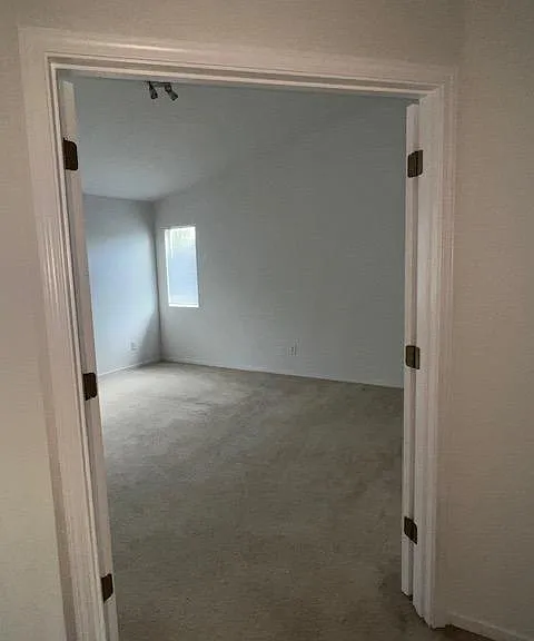 725 Rocky Brook Dr — Photo 9