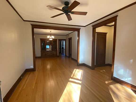 4th image of 4220 N Winchester Ave #1