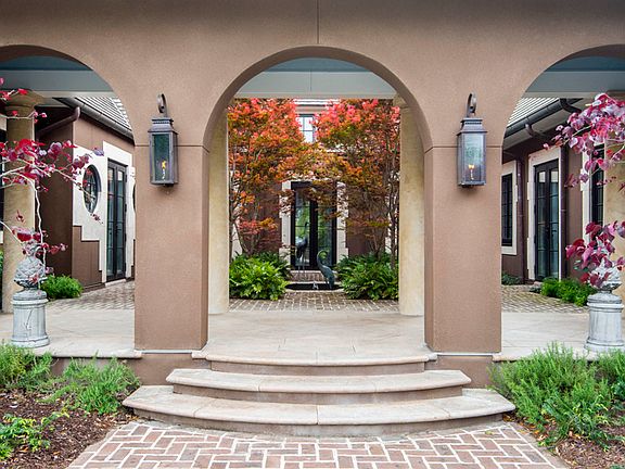 3rd image of 270 Woodland Garden Ln