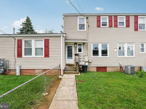 40 Barker Ave, Eatontown, NJ 07724