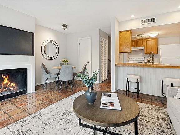3rd image of 2702 Douglas Ave #143