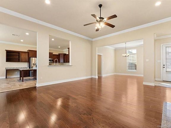 5th image of 3231 Finwood Dr