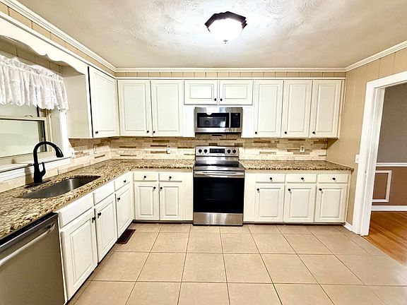 4th image of 1935 Denton Rd