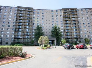 6340 Americana Dr APT 103, Willowbrook, IL 60527