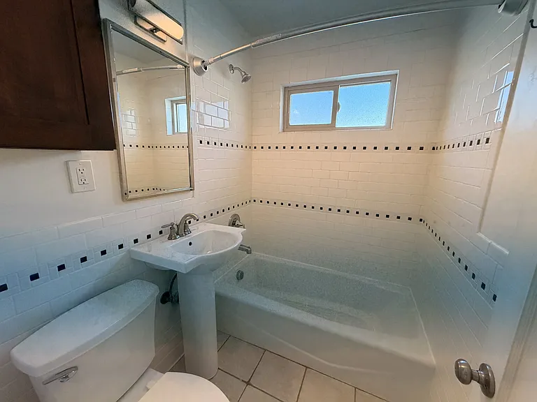 4355 1/2 Kansas St — Photo 18