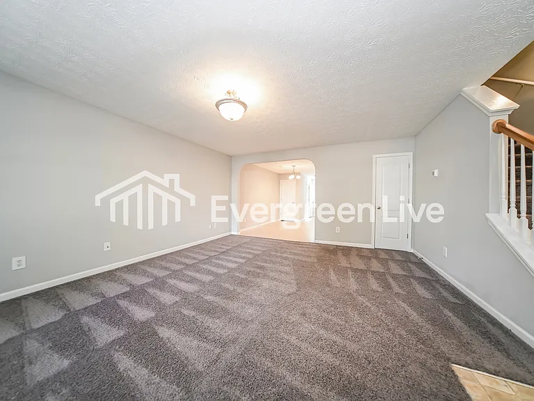 1705 Formosa Ln — Photo 2