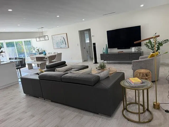 3 bed, 2.0 bath, 1335 sqft, $5,900 — Photo 1