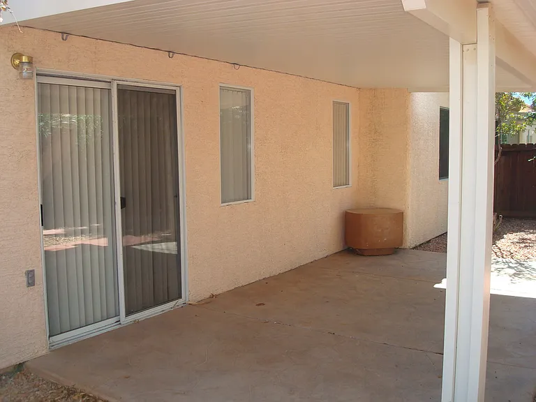 325 Muscat Dr — Photo 17