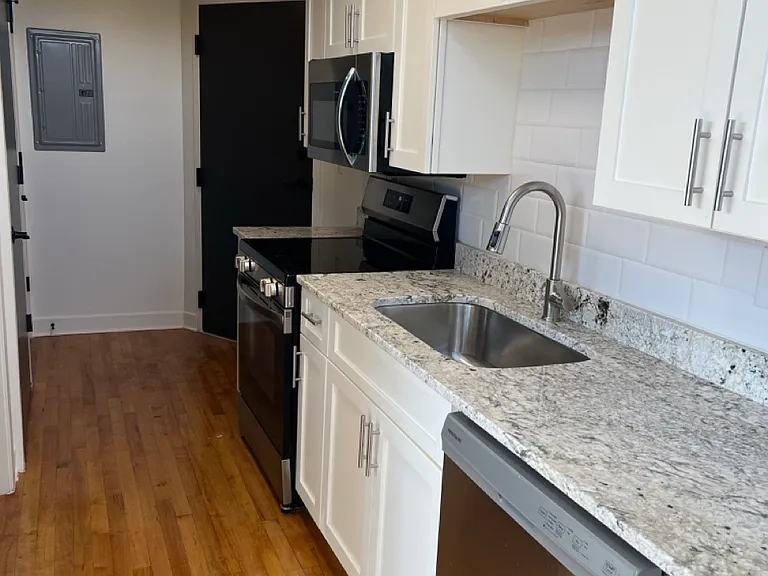 Pulaski Lofts — Photo 91