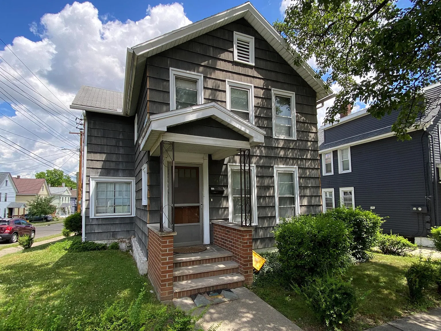 4 bed, 2000 sqft, $3,300 — Photo 1